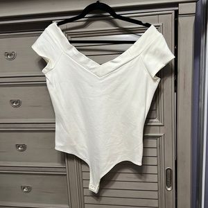 Express- white bodysuit